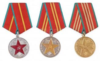 Szovjetunió 1958-1991. Kitűnő szolgálatért I. II. és III. osztály fém kitüntetés mellszalaggal (3xklf) T:1- Soviet Union 1958-1991. Medal For Impeccable Service 1st, 2nd and 3rd class metal decoration on ribbon (3xdiff) C:AU