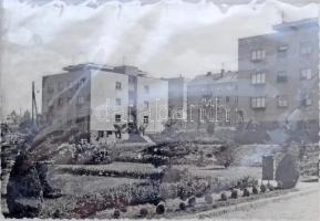 96 db MODERN fekete-fehér magyar városképes lap albumban / 96 modern black and white Hungarian town-...