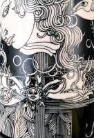 Hollóházi Szász Endre által tervezett mintával díszített porcelán váza, matricás, jelzett, kis kopás...