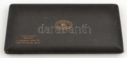 E. O. Richter & Co Präcision körző készlet, 12,6x27cm méretű, Juszt Ferencz Budapest feliratú mű...