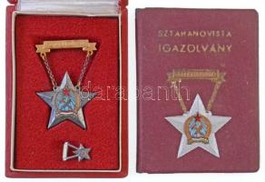 1951. Sztahanovista zománcozott fém kitüntetés miniatűrrel, dísztokban, viselői igazolvánnyal T:2