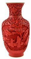 Kínai vörös lakkfaragásos zománcozott réz váza, jelzés nélkül, kis hibákkal, m: 17 cm