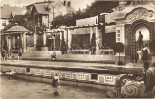 Budapest XI. Hotel Szent Gellért szálloda és gyógyfürdő hullámfürdője, fürdőzők. Photo Hölzel
