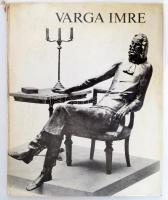 Harangozó Márta: Varga Imre. A kötetet Kass János tervezte. Kovács Ferenc fényképeivel. Bp.,1977., Corvina. Fekete-fehér fotókkal illusztrált. Kiadói kartonált papírkötés, kissé sérült gerinccel, kijáró címlappal.