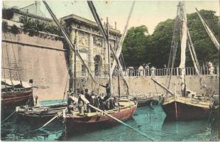 Zadar, Zara; Gradska vrata / city gate, port, fishing boat with fishermen (EK)