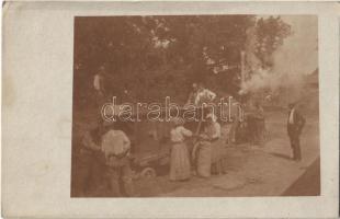 1918 Belence, Bélinc, Belintz, Belint; cséplés gőzgéppel / steam treshing machine, folklore. photo (EK)