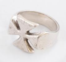 Ezüst(Ag) vaskeresztes gyűrű, jelzett, méret: 66, nettó: 13,1 g