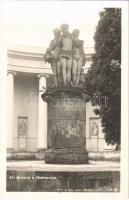 Galgóc, Hlohovec; Tri Gracie / Három grácia szobor / Statue of the Three Graces