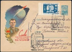 Jurij Alekszejevics Gagarin (1934-1968) szovjet űrhajós autográf aláírása borítékon alkalmi bélyegzéssel / Autograph signature of Yuriy Alekseyevich Gagarin (1934-1968) Soviet astronaut on cover with special cancellation
