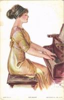 1914 The rosary. Lady playing on the piano. Paul Heckscher No. 304-4. s: T. Earl Christy