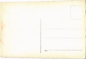 Szánkózó társaság, férfi síppal. Szecessziós fotó / Sledding people. Art Nouveau photo (EK)