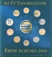 Gyűrűs album a 10 új EU-tagország régi és Euro érméinek, 10 lap, 240 férőhely, benne 10f-2Ft 6klf db, újszerű állapotban!