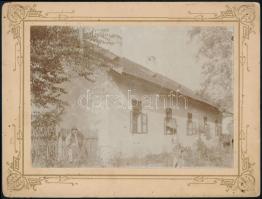 cca 1900 Simánd, családi ház képe kartonon 22x17 cm