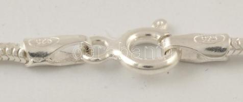 Ezüst(Ag) kígyó nyaklánc, áttört kereszt függővel, jelzett, h: 54 cm, 3×1,2 cm, nettó: 7,1 g