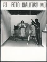 1984 Országimázs fotó készítése az 1984-es utazás kiállításon, publikált fotó, 24×18 cm