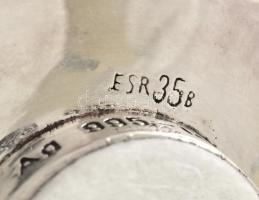 Nagy méretű masszív, ezüst tojás. Szentek és a Szűzanya figurális díszítésével 72 mikron ezüst réteg...