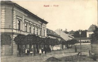 1914 Aszód, Fő tér, Aszódi Takarékpénztár, háttérben a Podmaniczky kastély. Petőfi nyomda kiadása