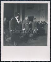 1936 Albert főherceg és Gorondy-Novák Elemér egy vívó közgyűlésen, fotó, 7,5×6,5 cm