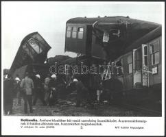 cca 1985-1995 5 db sajtófotó és filmfotó 18x24 cm