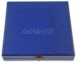 Borsos Miklós (1906-1990) 19(?)8. "Nagy István" ólom munkadarabja sérült dísztokban (85mm)...