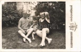 1939 Hajdúszoboszló, gyógyfürdő, fürdőruhás képe. Czeglédy Foto, photo