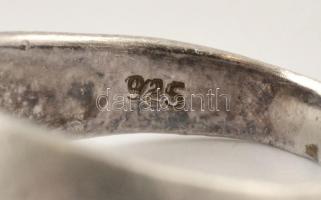 Ezüst(Ag) széles gyűrű, jelzett, méret: 49, nettó: 2,6 g