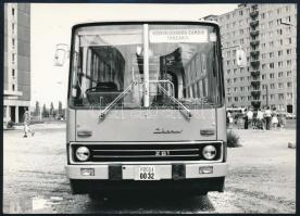 1978 Ikarus 281 jobbkormányos autóbusz gyári fotója Kenya-Uganda-Zambia-Tanzánia, Próba 00.32 rendszámmal, Ikarus Fotolabor pecséttel, 12x17 cm
