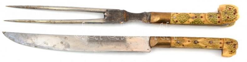 Csontnyelű húsvilla és kés, az egyiken Sarajevo 1886 felirattal, egyik sérült, h: 32 cm