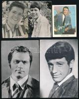 32 db magyar és külföldi színészeket ábrázoló fotó és fotó képeslap, 9x6 és 14x10 cm közti méretben