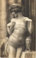 Erotic nude lady. P.C. Paris 1582.