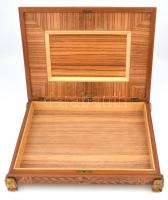 Intarziás fa ládika faragott fa lábakkal. 35x44x11 cm