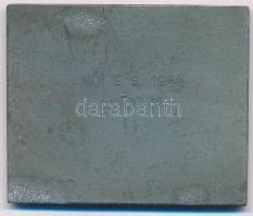 1944. "Futura Testedző Egyesület" egyoldalas ezüstözött fém plakett, hátoldalon gravírozva...