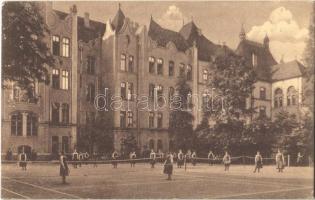 1916 Budapest XIV. Erzsébet Nőiskola, Játszótér teniszpályával, lányok teniszütőkkel. István út 93. (EK)