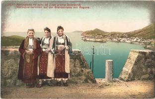 Hercegovke na putu od Zupe prama Dubrovnik / Herzegowinerinnen auf der Brenostrasse mit Ragusa / Bosnian folklore (EK)