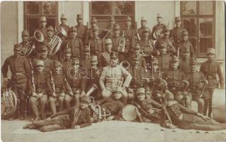 1914 Temesvár, Timisoara; Osztrák-magyar gyalogezred zenekara / WWI Austro-Hungarian K.u.K. military, infantry regiment's music band, soldiers with horns and clarinets. photo (gyűrődés / crease)