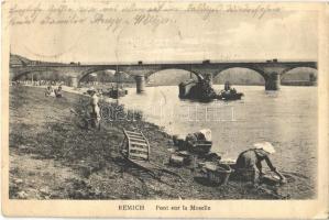 1923 Remich, Pont sur la Moselle / bridge, women washing clothes in the river (EK)