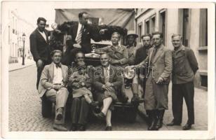 1935 München, Munich; people with truck. Rudolf Goldhofer photo