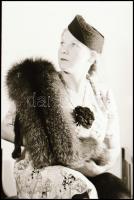 cca 1933 Egy banktisztviselő feleségének kalapjai, 20 db vintage negatív Merényi Andor (?-?) budapes...