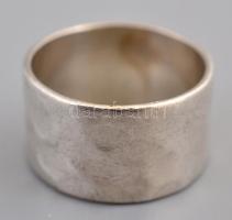 Ezüst(Ag) gyűrű, jelzett, méret: 50, nettó: 4,9 g