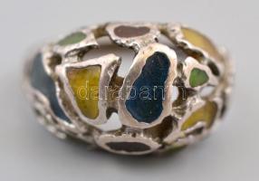 Ezüst (Ag) gyűrű zománc díszítéssel, jelzett, méret: 56 bruttó: 4,5 g
