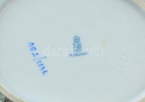 Herendi zöld virágmintás porcelán kosár, kézzel festett, jelzett, kis kopásnyomokkal, 18×10×5 cm