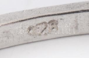 Ezüst(Ag) vékony gyűrű, jelzett, méret: 56, nettó: 0,4 g