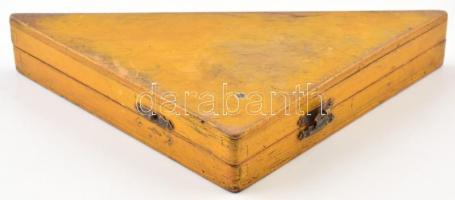 Süss N. Budapest állítható háromszög vonalzó, réz, fa tokban, h: 18 cm