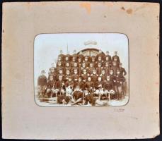 cca 1900 Újvidék, Osztrák-magyar katonák csoportképe, "Requisiten-Depot 26." felirattal fe...