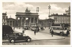 Berlin, Pariser Platz, Brandenburger Tor, Verkehr / double decker autobuses, automobile