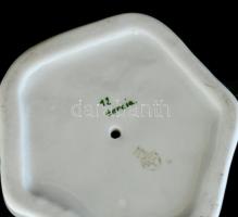 Zsolnay porcelán lány könyvekkel, kézzel festett, jelzett, kis kopásnyomokkal, m: 18 cm