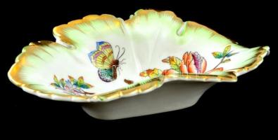 Herendi porcelán Viktória mintás leveles tálka, kézzel festett, jelzett, kis kopásnyomokkal, 14,5×8 ...