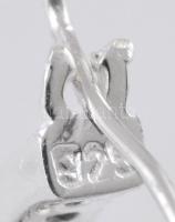 Ezüst(Ag) fekete köves fülbevalópár, jelzett, d: 1,8 cm, bruttó: 3,7 g