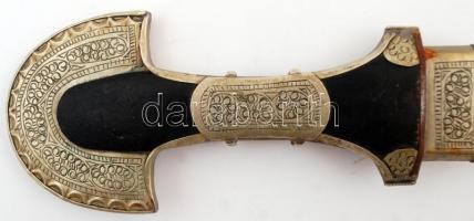 Gazdagon díszített keleti motívumos dísztőr, fa markolattal, díszes hüvellyel, pengehossz: 22,5 cm, ...