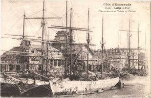Saint-Malo, Cote dEmeraude, Terreneuvas au Bassin et Casino / port, ships